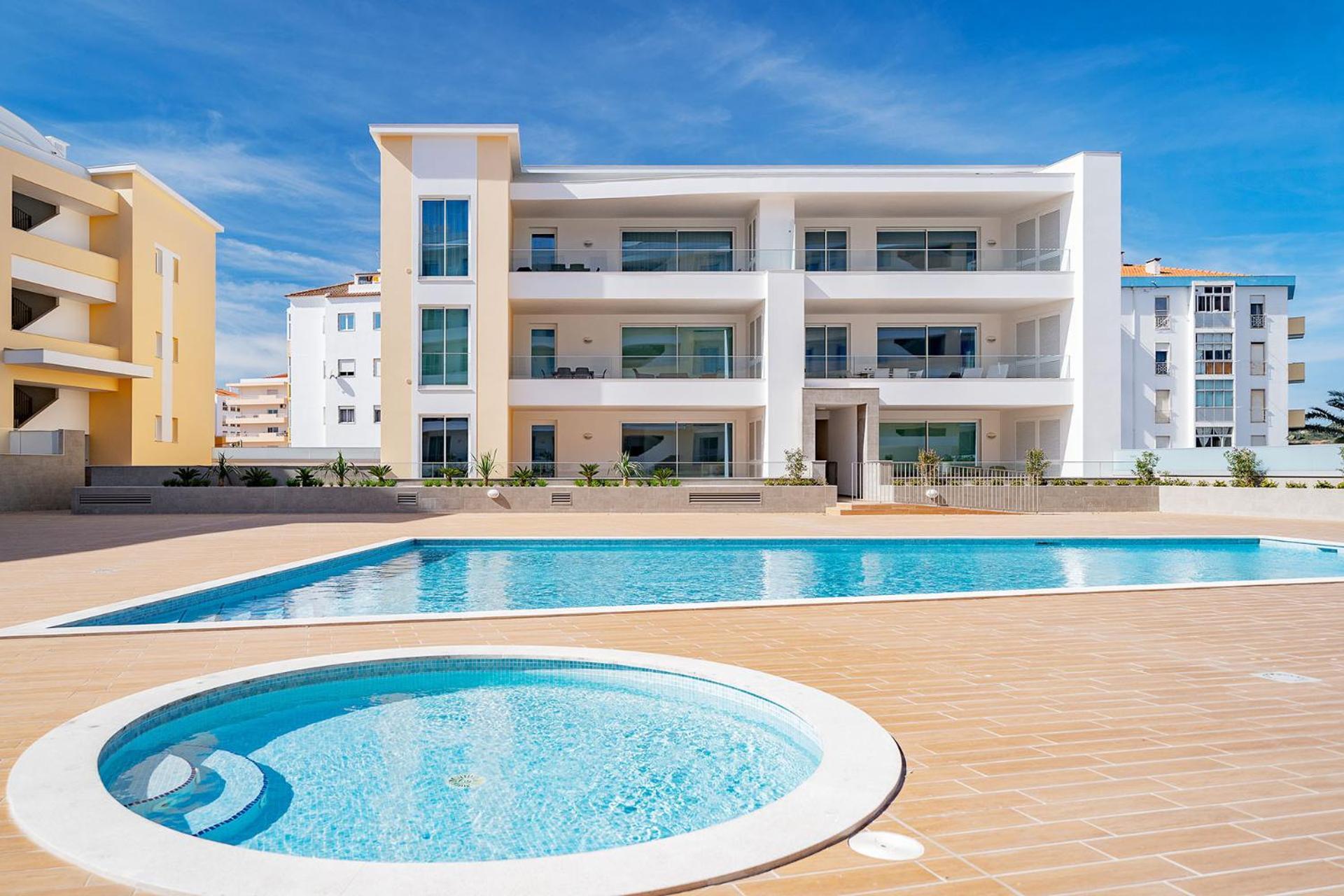 Apartment Marina View 2 With Pool By Homing Lagos